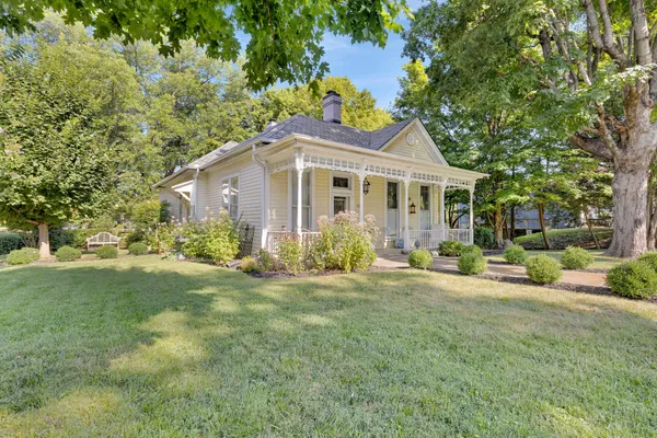 $1,875 | 221 North Walnut Street, Springfield, TN 37172