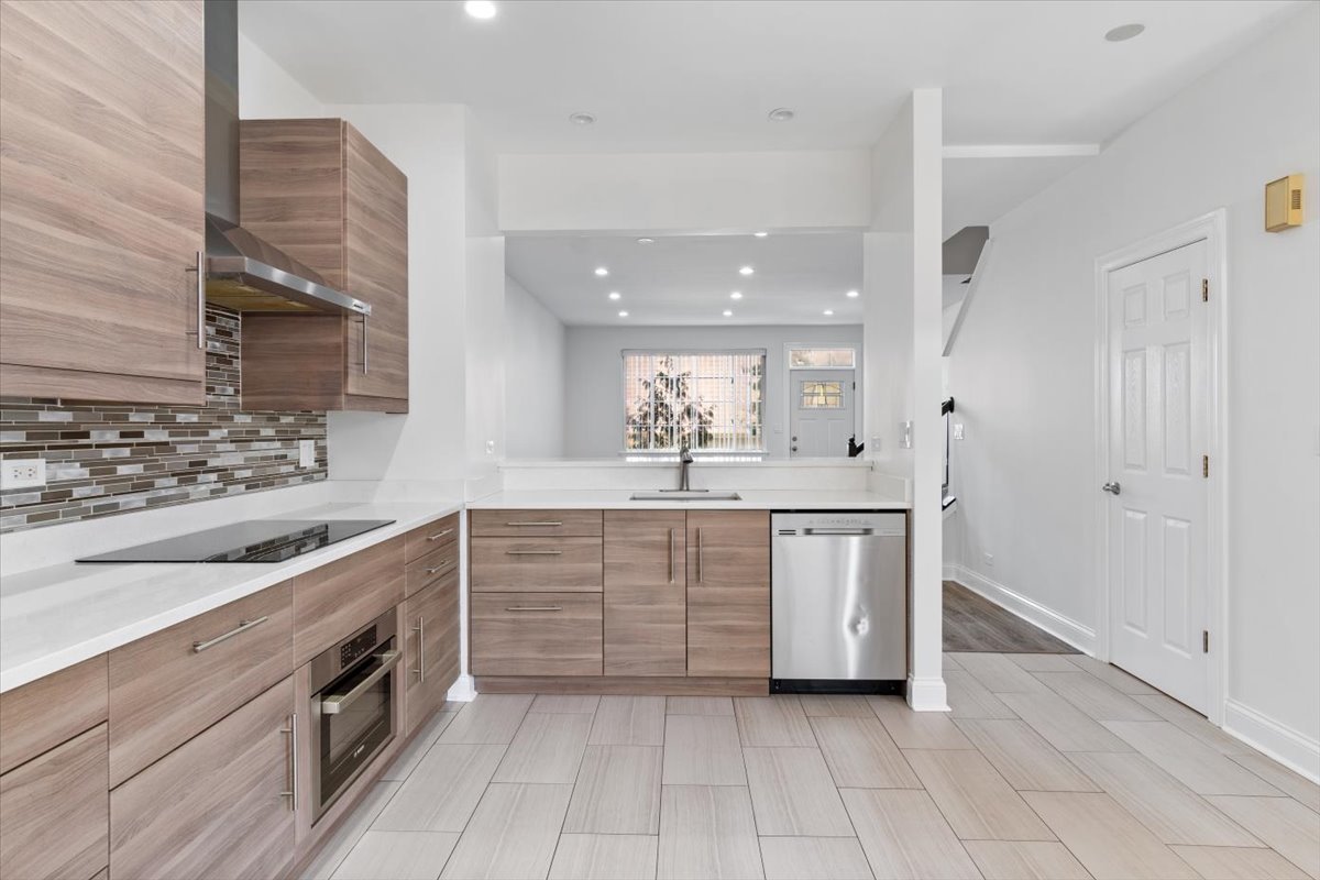 2257 Lake Ridge Drive Glendale Heights, IL 60139 - Photo 3 of 15