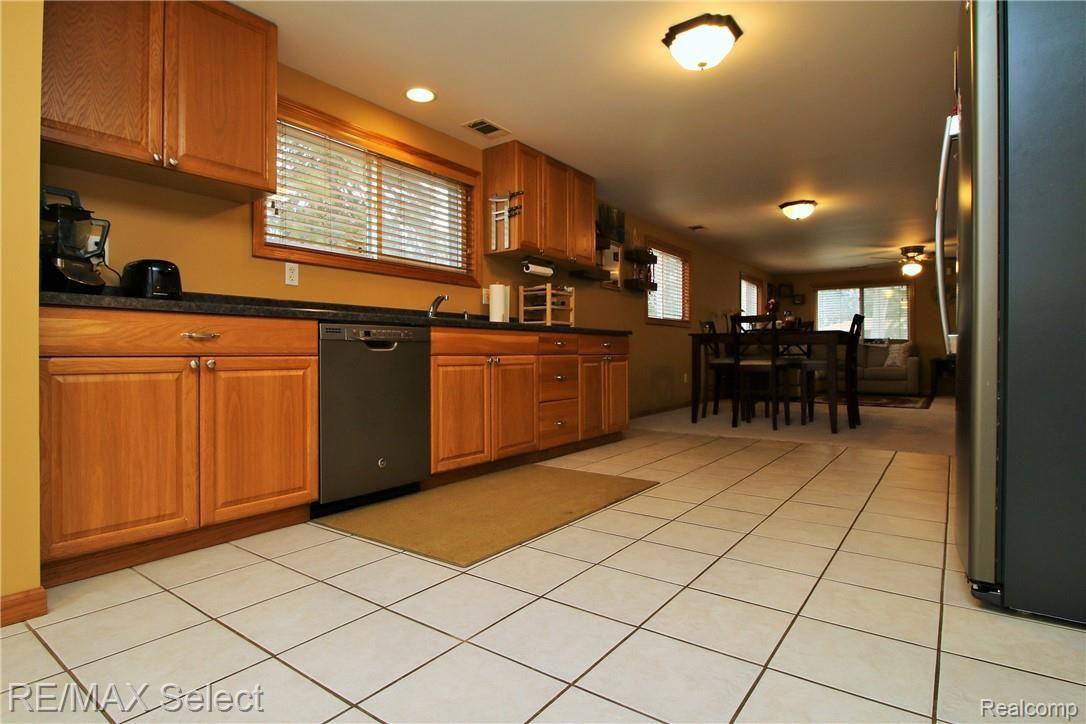 4281 Calkins Road Flint, MI 48532 - Photo 12 of 23 IMG_1414 (2).JPG