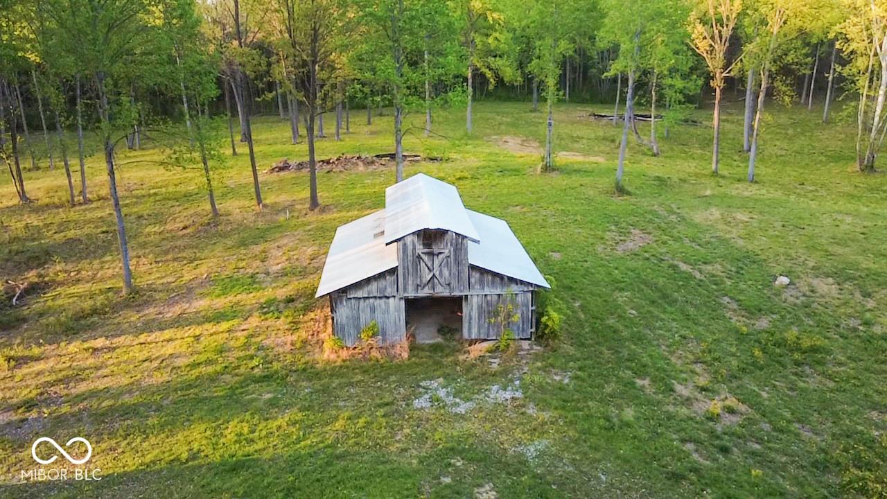 5735 Gilmore Ridge Lane Nashville, IN 47448 - Photo 4 of 11