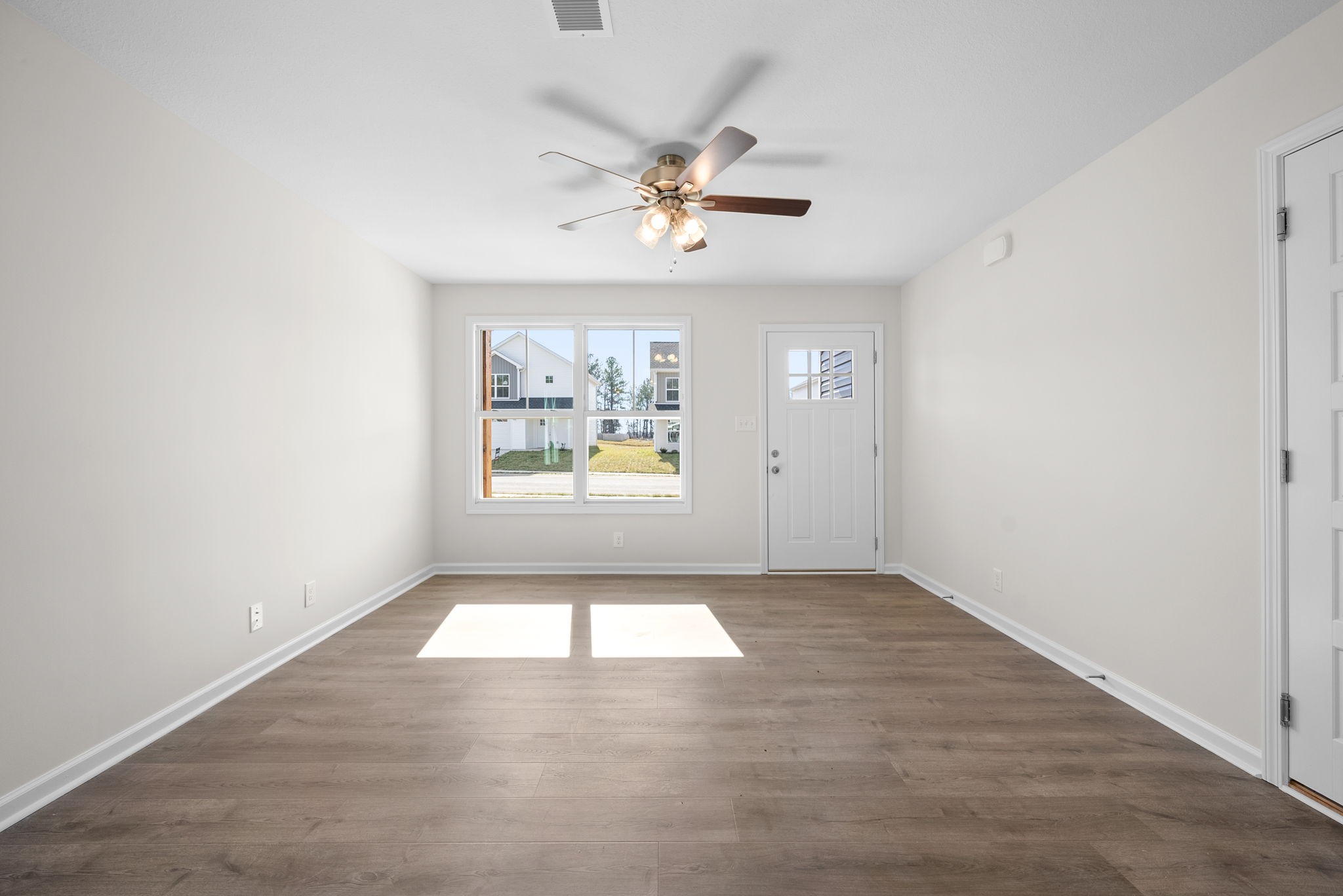 153 Quarry Rdg Road Clarksville, TN 37043 - Photo 4 of 26 Gallery Image 4