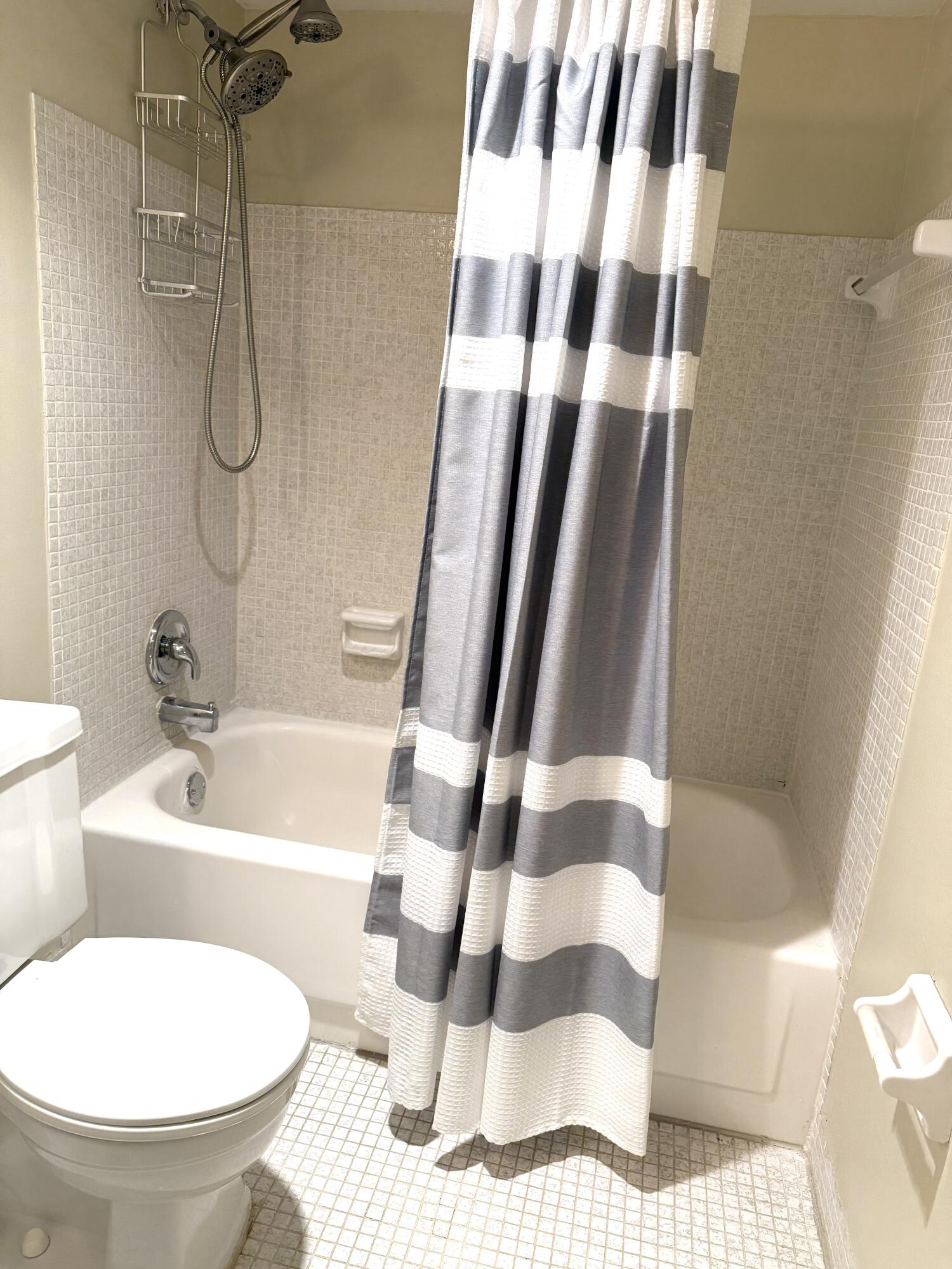 9272 Southwest 3rd Street, Unit 407 Boca Raton, FL 33428 - Photo 15 of 51 Bathroom 2 -3