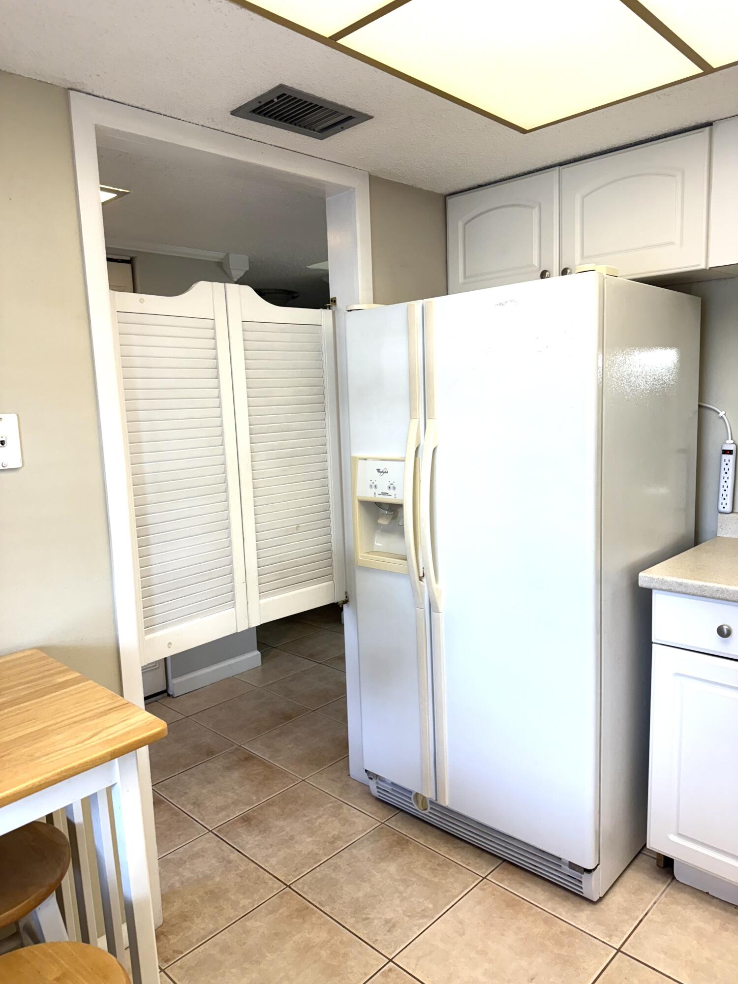 9272 Southwest 3rd Street, Unit 407 Boca Raton, FL 33428 - Photo 27 of 51 Kitchen 5
