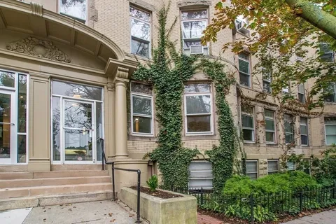 $2,400 | 32 Winchester Street, Unit 8, Brookline, MA 02446