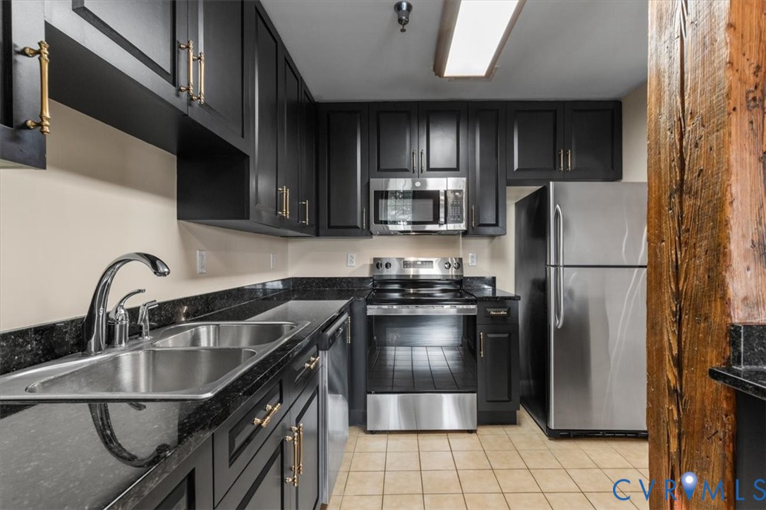 251 Rocketts Way, Unit 104 Henrico, VA 23231 - Photo 9 of 41