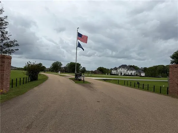 $164,900 | 210 Highland Crest Drive, Covington, LA 70435