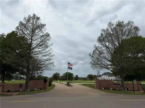 $164,900 | 210 Highland Crest Drive, Covington, LA 70435