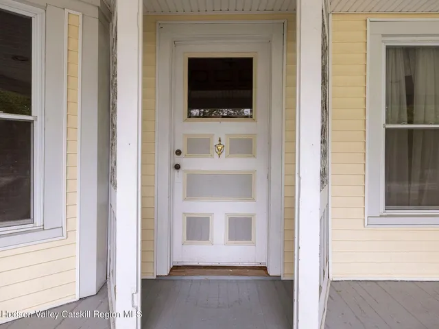 $499,000 | 223 Broadway, Port Ewen, NY 12466