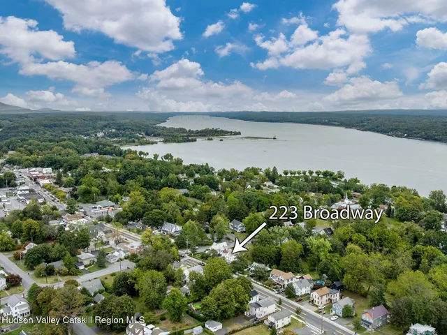 $499,000 | 223 Broadway, Port Ewen, NY 12466