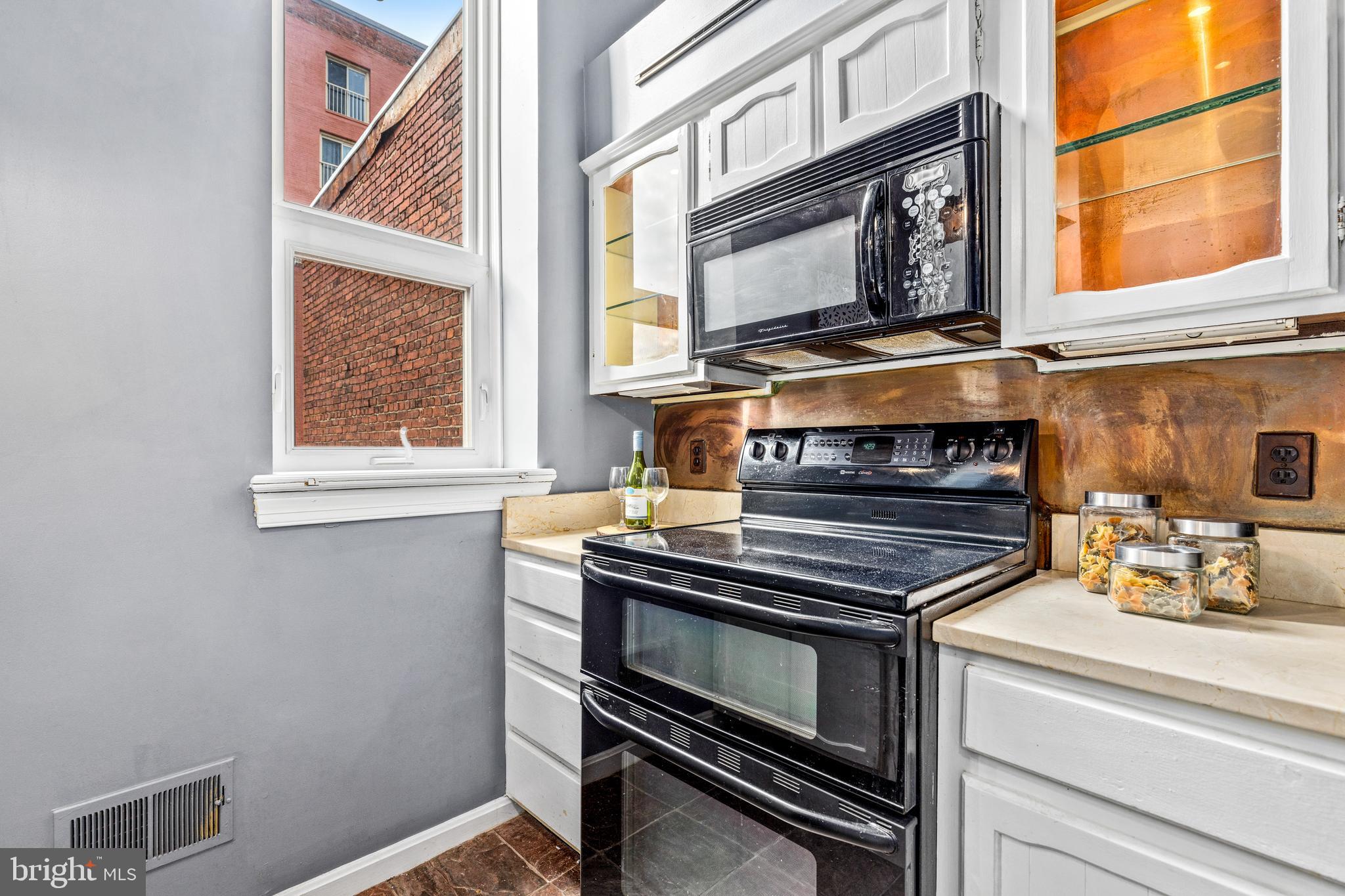 1810 Calvert Street Northwest, Unit 4 Washington, DC 20009 - Photo 8 of 23