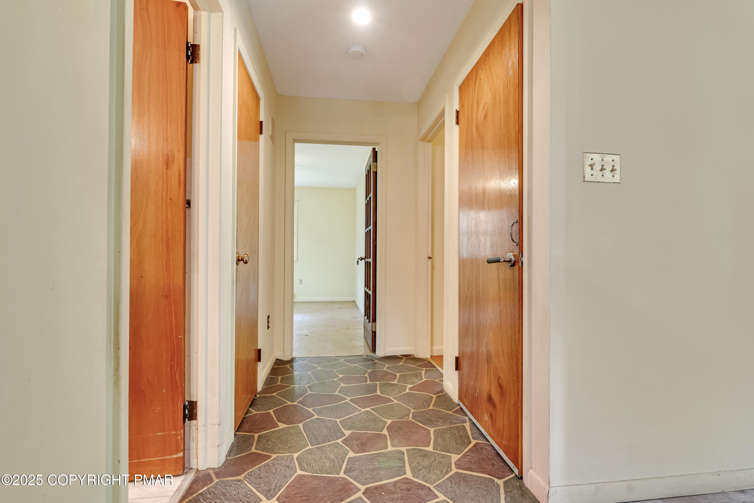 129 Winona Road Mount Pocono, PA 18344 - Photo 23 of 64 26-Photo Aug 05 2025, 11 56 31 AM