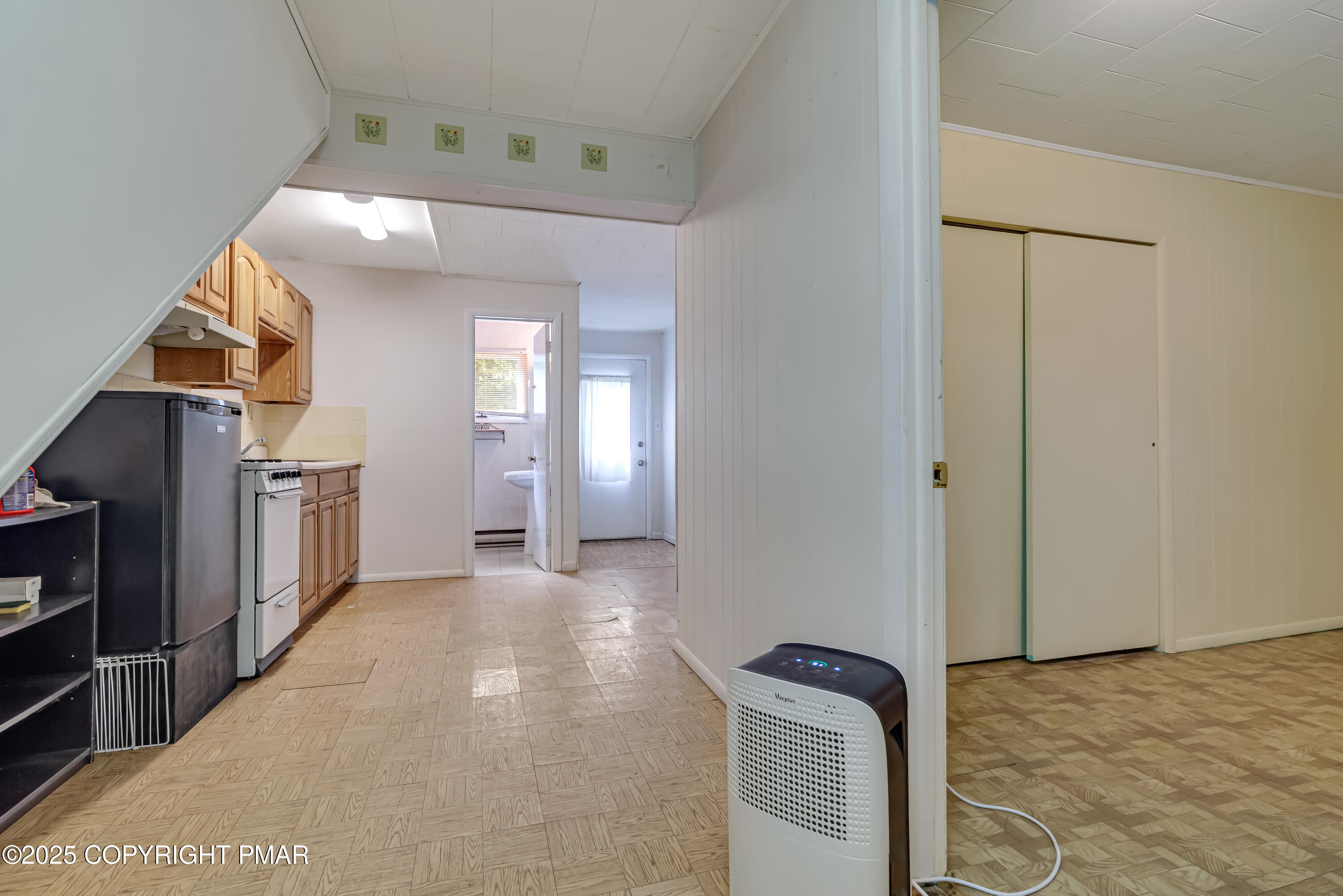 129 Winona Road Mount Pocono, PA 18344 - Photo 34 of 64 a view of a hallway with an entryway
