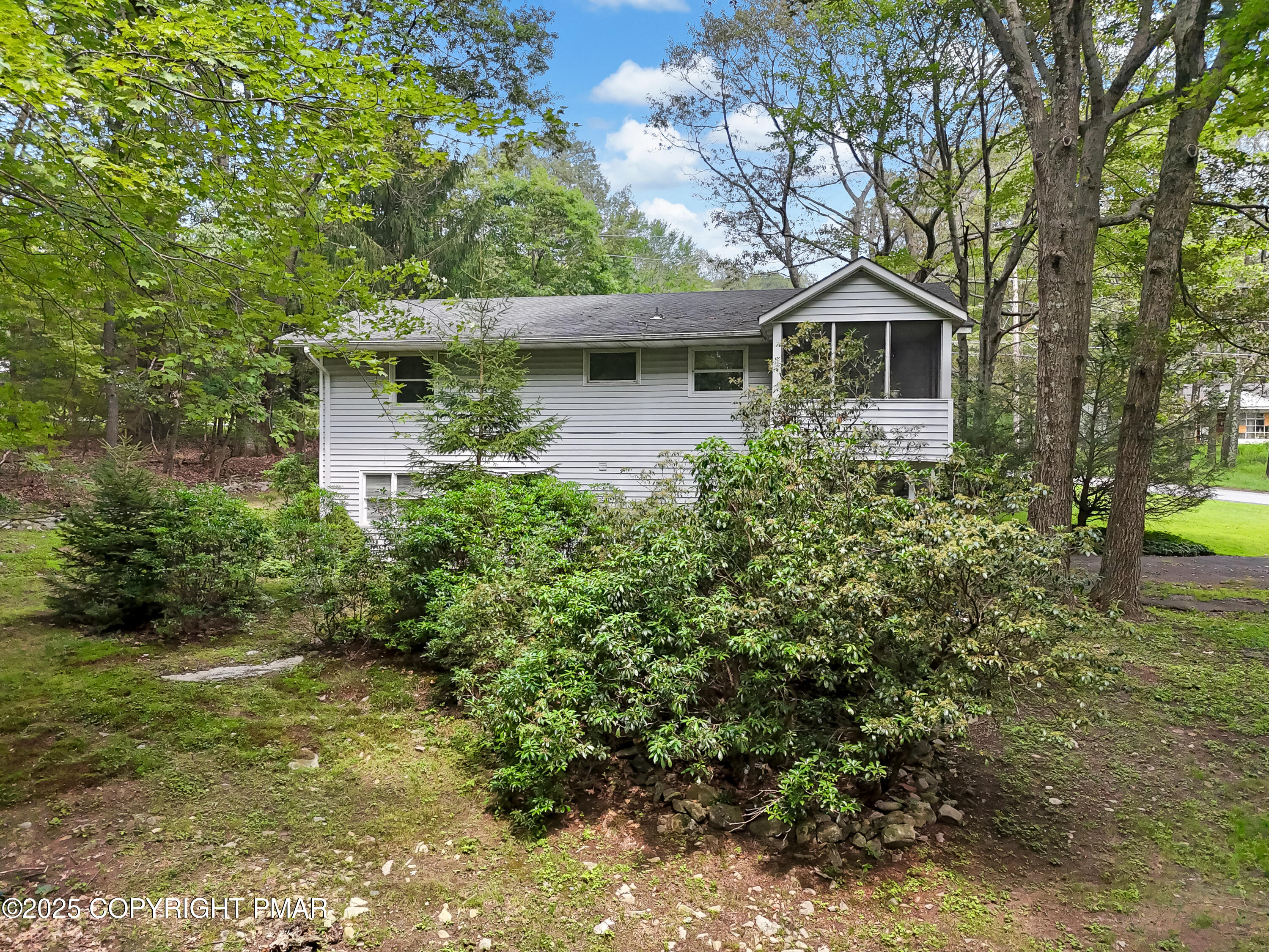 129 Winona Road Mount Pocono, PA 18344 - Photo 4 of 64 55-Photo Aug 05 2025, 1 33 31 PM