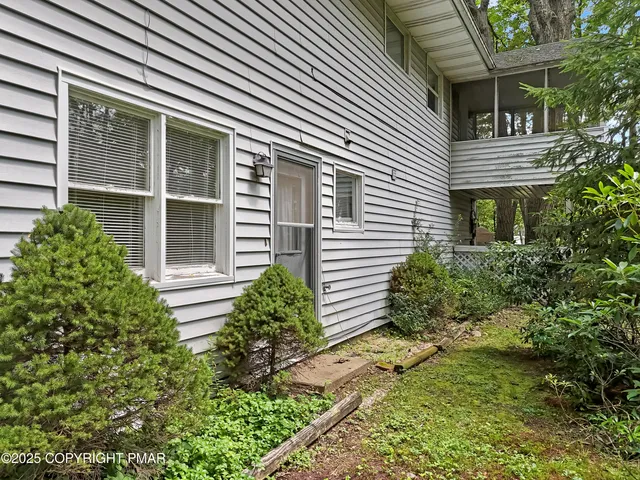 $300,000 | 129 Winona Road, Mount Pocono, PA 18344