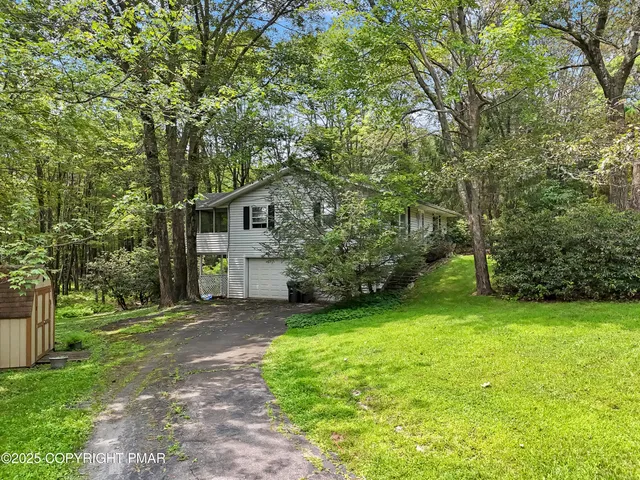$300,000 | 129 Winona Road, Mount Pocono, PA 18344