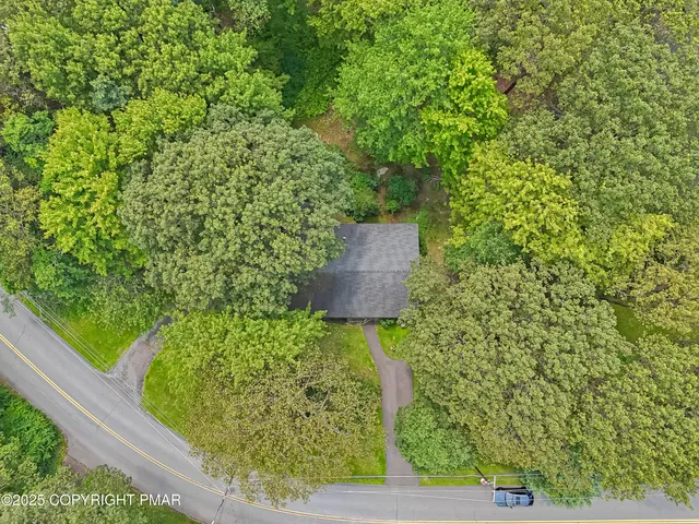 $300,000 | 129 Winona Road, Mount Pocono, PA 18344