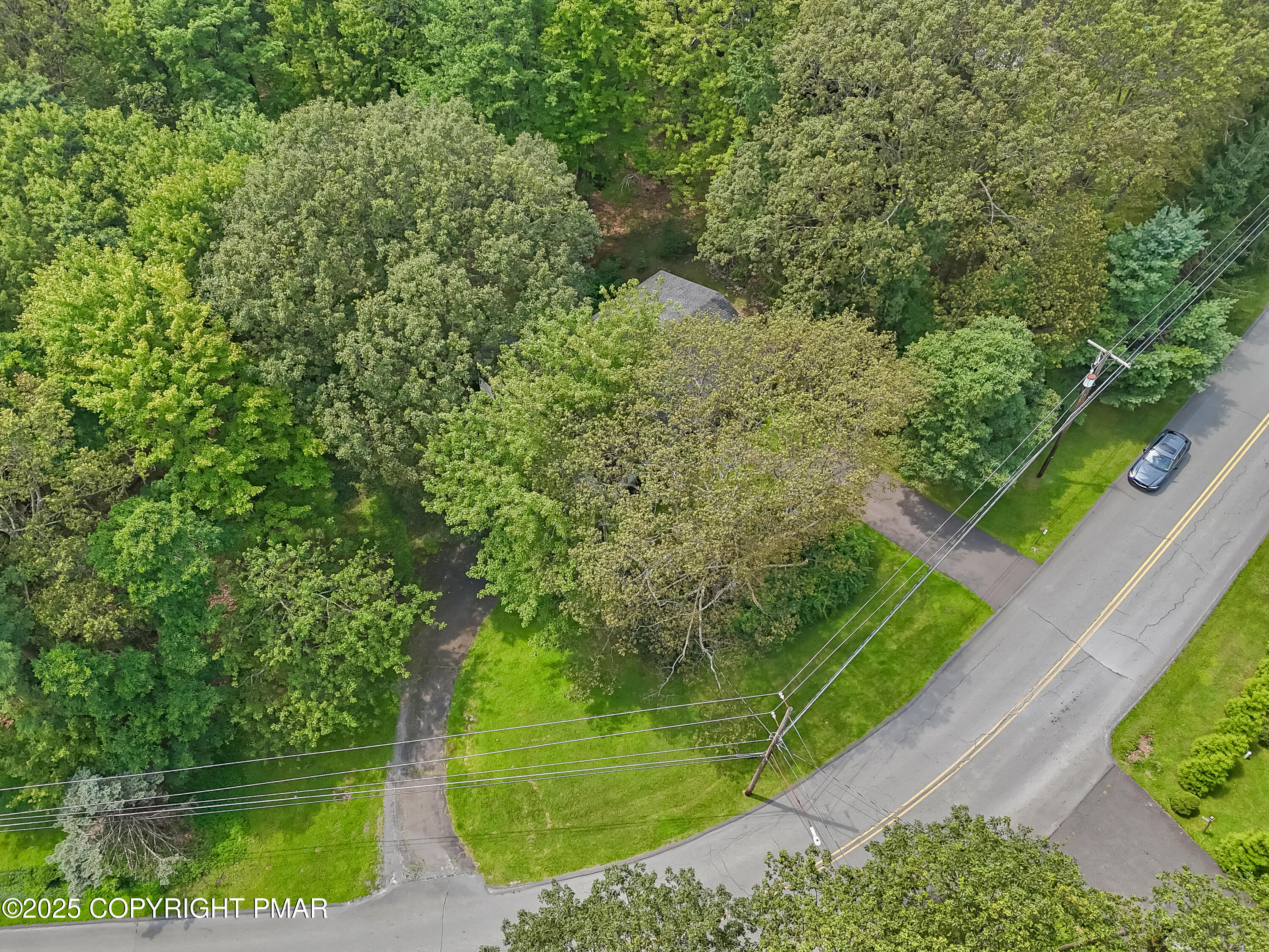 129 Winona Road Mount Pocono, PA 18344 - Photo 57 of 64 a view of a garden
