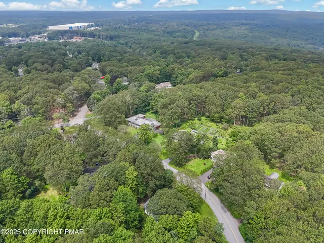 $300,000 | 129 Winona Road, Mount Pocono, PA 18344