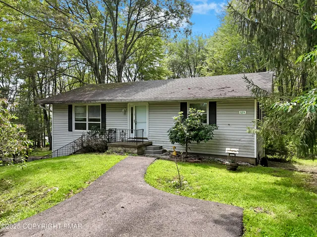 $300,000 | 129 Winona Road, Mount Pocono, PA 18344