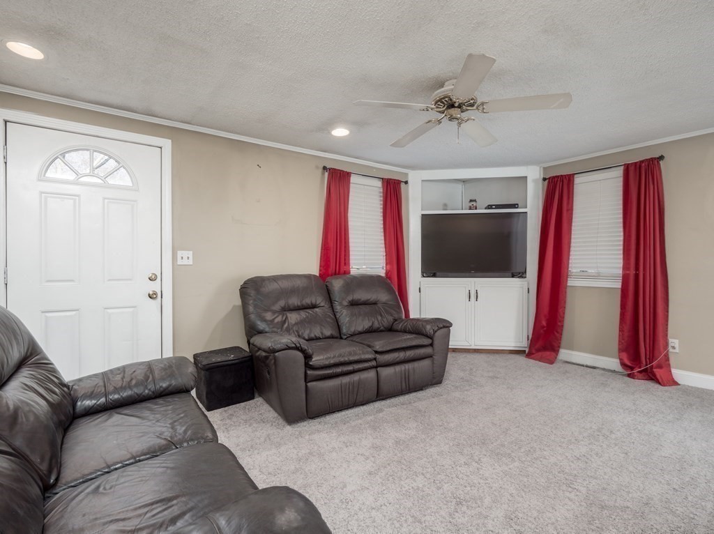 172 Burnham Road Lowell, MA 01852 - Photo 18 of 34 Gallery Image 18
