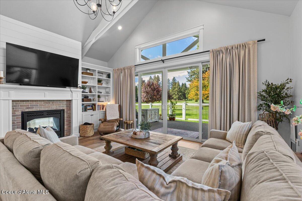 10383 North Morris Road Hayden, ID 83835 - Photo 15 of 66 10-Living Room
