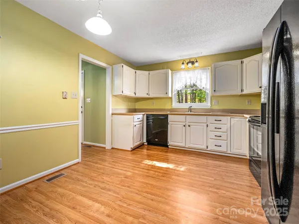 $280,000 | 40 Sagebrush Circle, Etowah, NC 28729