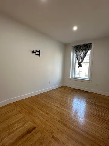 $2,200 | 4 Elliot Street, Unit 6, Brattleboro, VT 05301