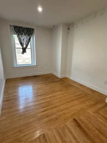 $2,200 | 4 Elliot Street, Unit 6, Brattleboro, VT 05301