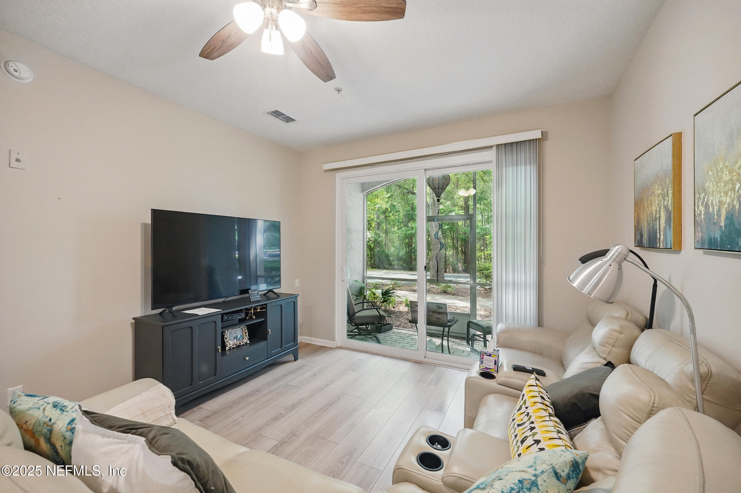 10550 Baymeadows Road, Unit 203 Jacksonville, FL 32256 - Photo 8 of 25 Living area