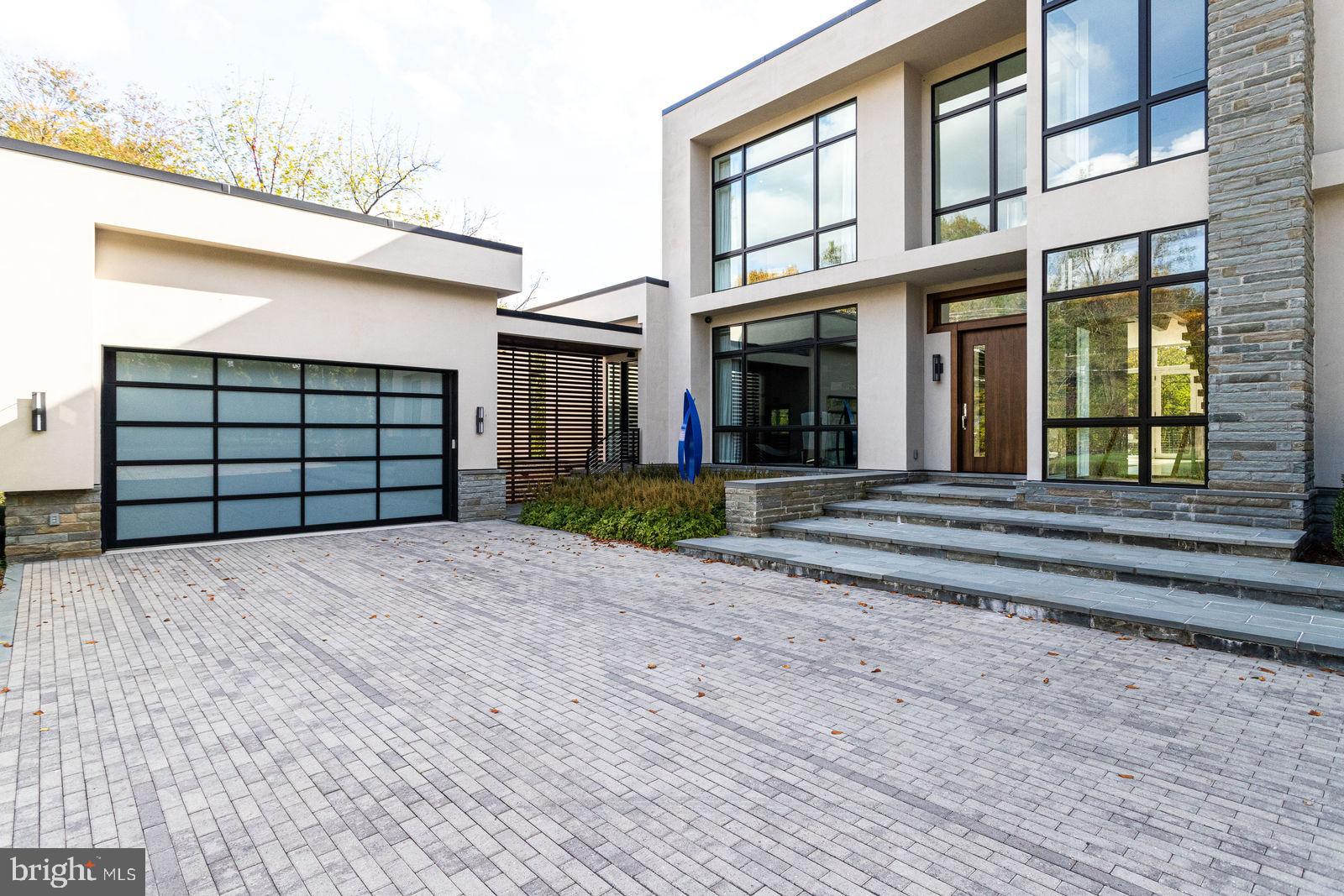 749 Chain Bridge Road McLean, VA 22101 - Photo 4 of 56