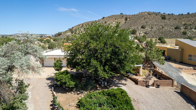 1122 Diamond Valley Drive St. George, UT 84770 - Photo 3 of 44