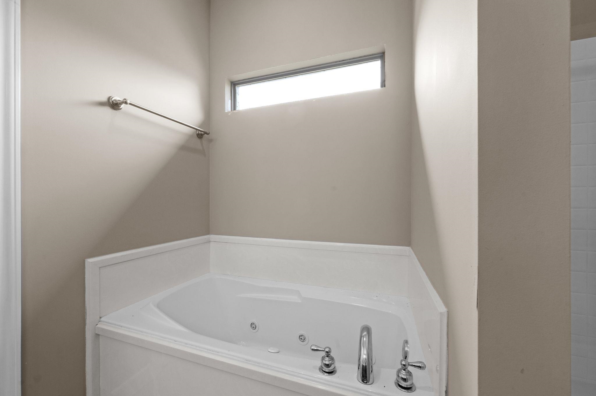 9381 Sable Court Daphne, AL 36526 - Photo 25 of 42 Bathroom