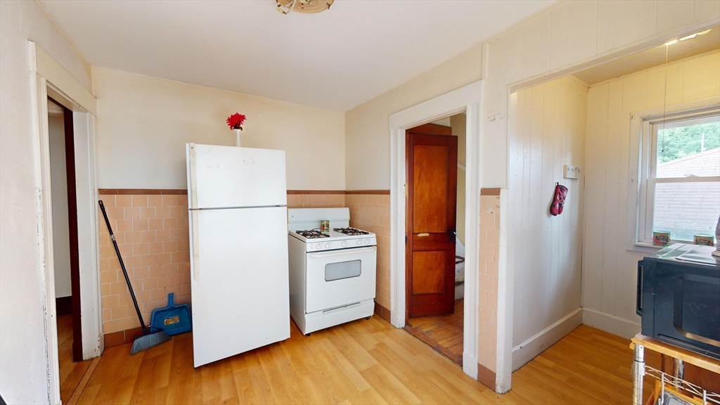 32 Walnut Street Medford, MA 02155 - Photo 12 of 27
