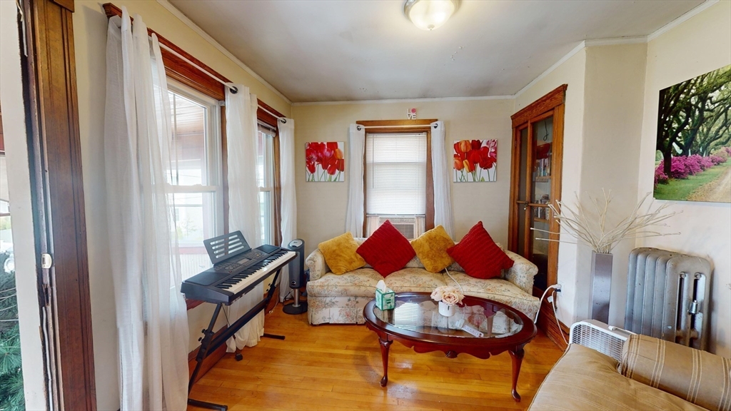 32 Walnut Street Medford, MA 02155 - Photo 4 of 27