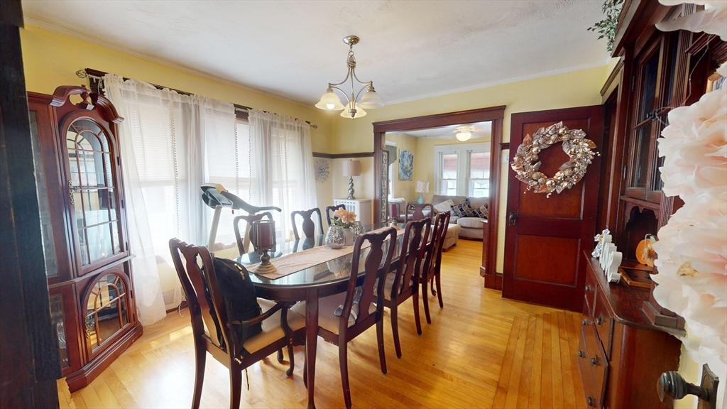 32 Walnut Street Medford, MA 02155 - Photo 5 of 27