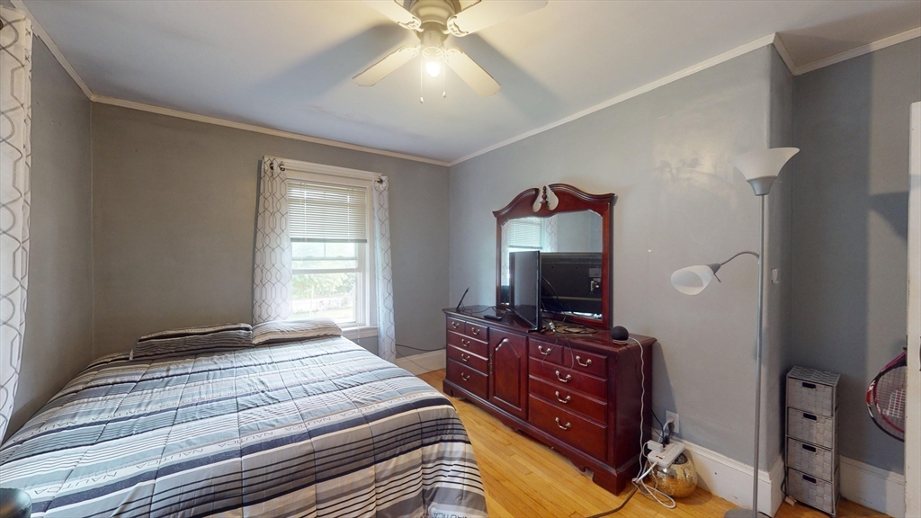 32 Walnut Street Medford, MA 02155 - Photo 7 of 27
