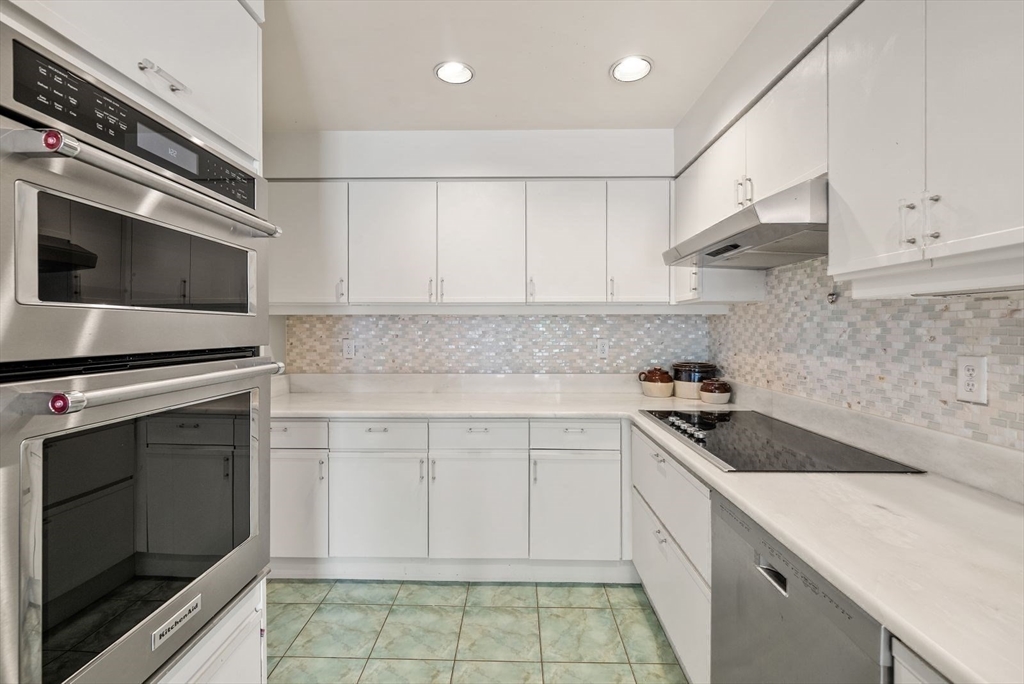85 Algonquin Road, Unit 85 Chestnut Hill, MA 02467 - Photo 12 of 42