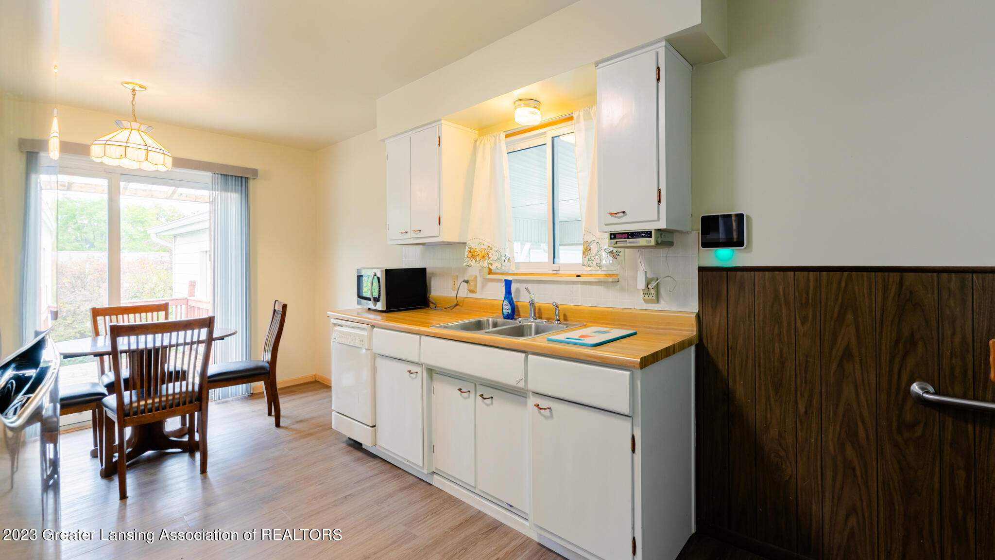3206 Reo Road Lansing, MI 48911 - Photo 7 of 23 3206REO07