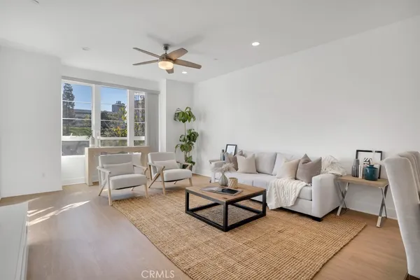 $5,000 | 10832 West Riverton Court, Toluca Lake, CA 91602