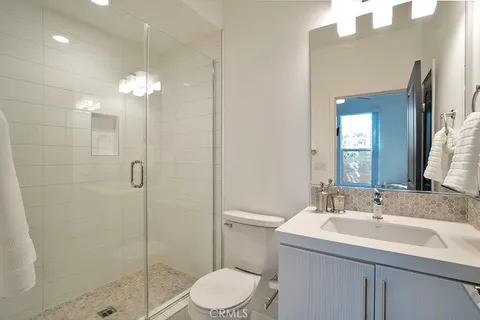 $4,850 | 10832 West Riverton Court, Toluca Lake, CA 91602