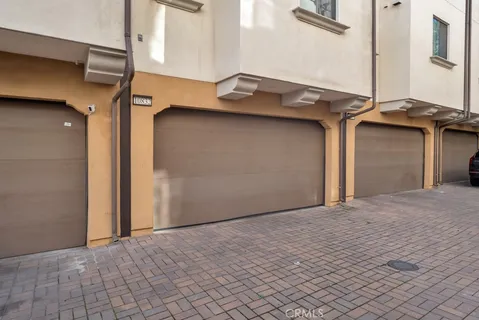 $4,850 | 10832 West Riverton Court, Toluca Lake, CA 91602