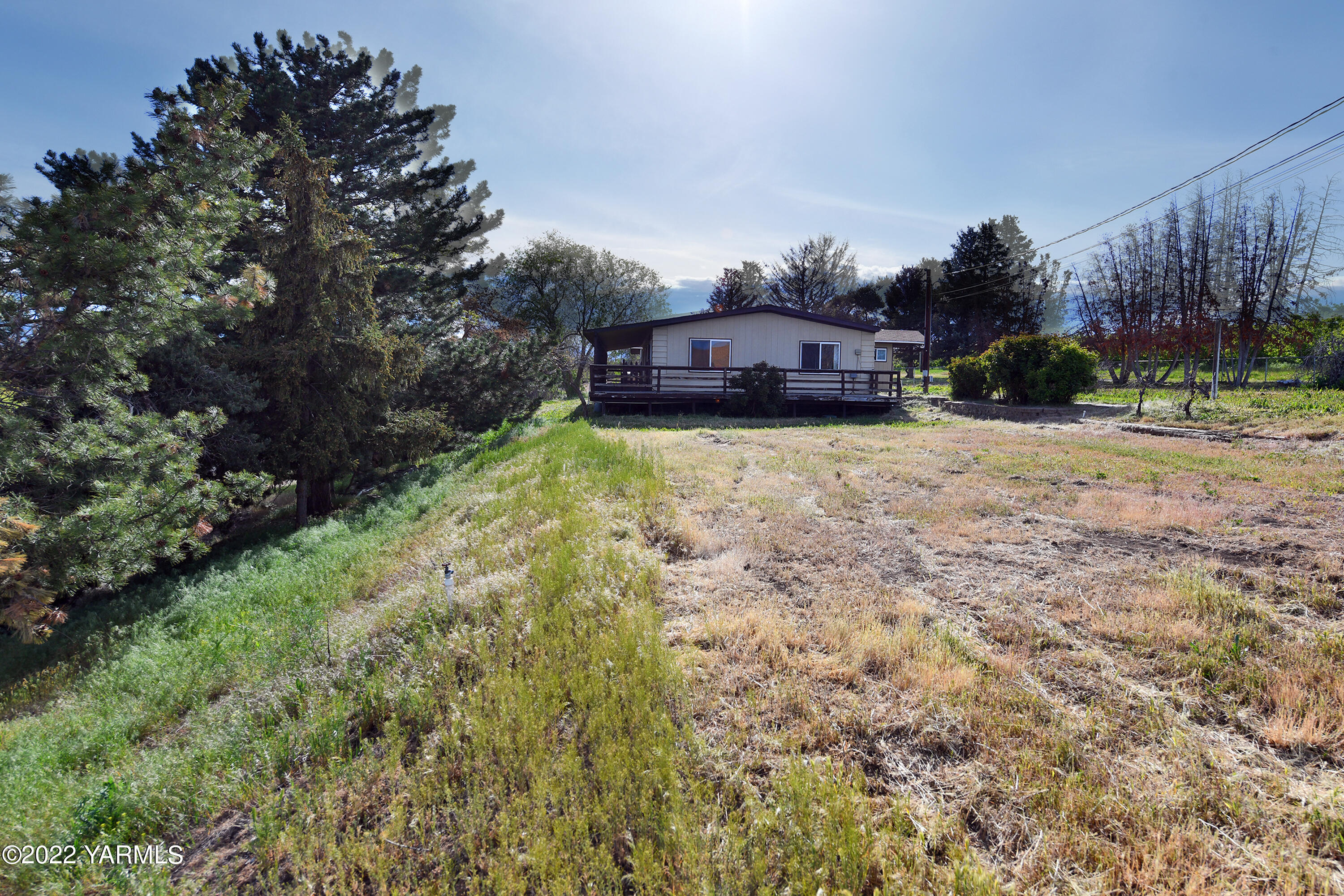 2611 Draper Road Yakima, WA 98903 - Photo 3 of 13 3- Front of Home