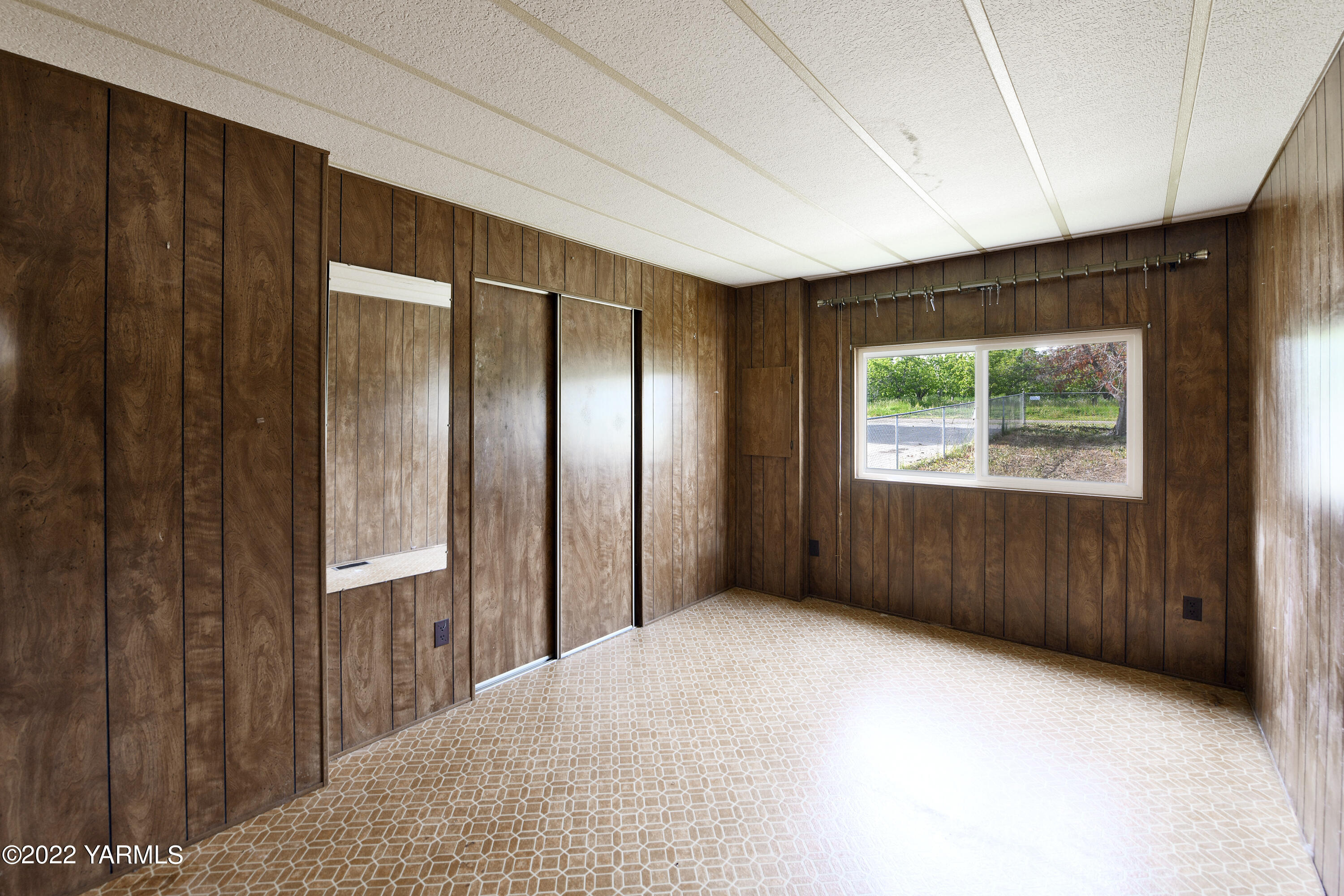 2611 Draper Road Yakima, WA 98903 - Photo 10 of 13 10- Bedroom