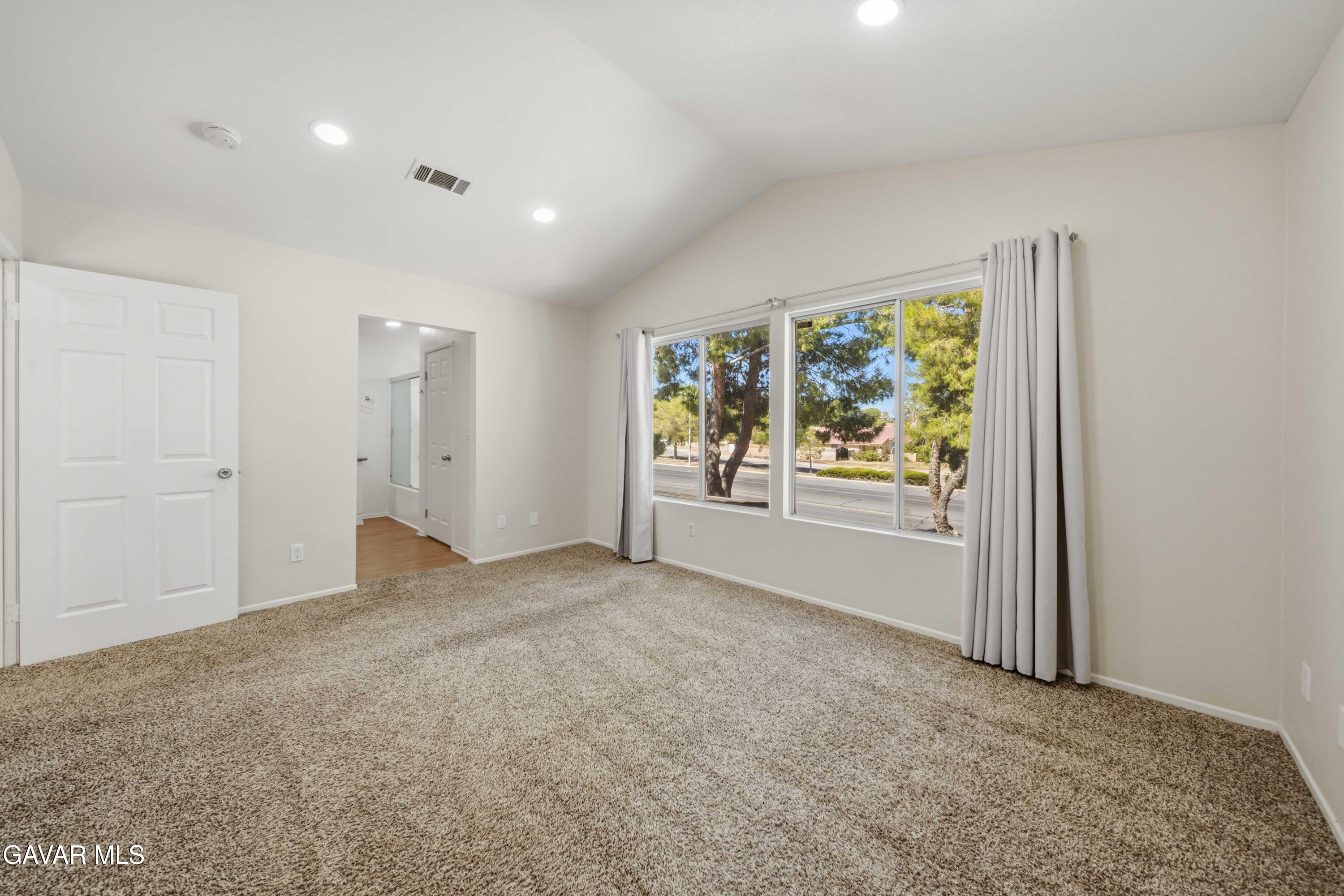 43753 Rialto Drive Lancaster, CA 93535 - Photo 25 of 38 43753 Rialto Dr Lancaster-27