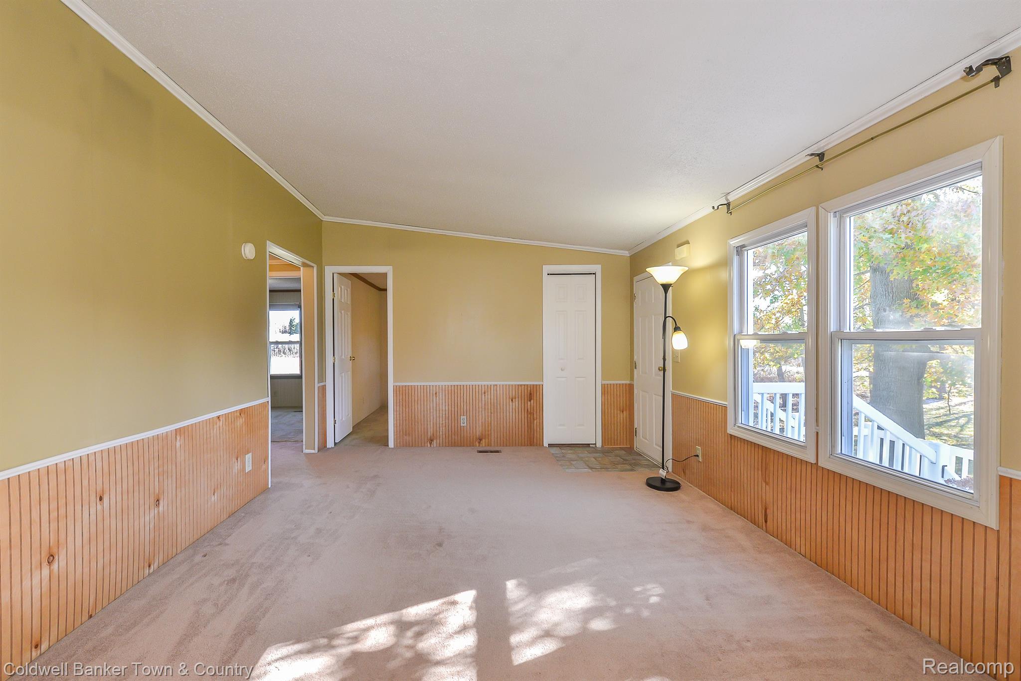 10959 9 Mile Road South Lyon, MI 48178 - Photo 8 of 15 View of living room