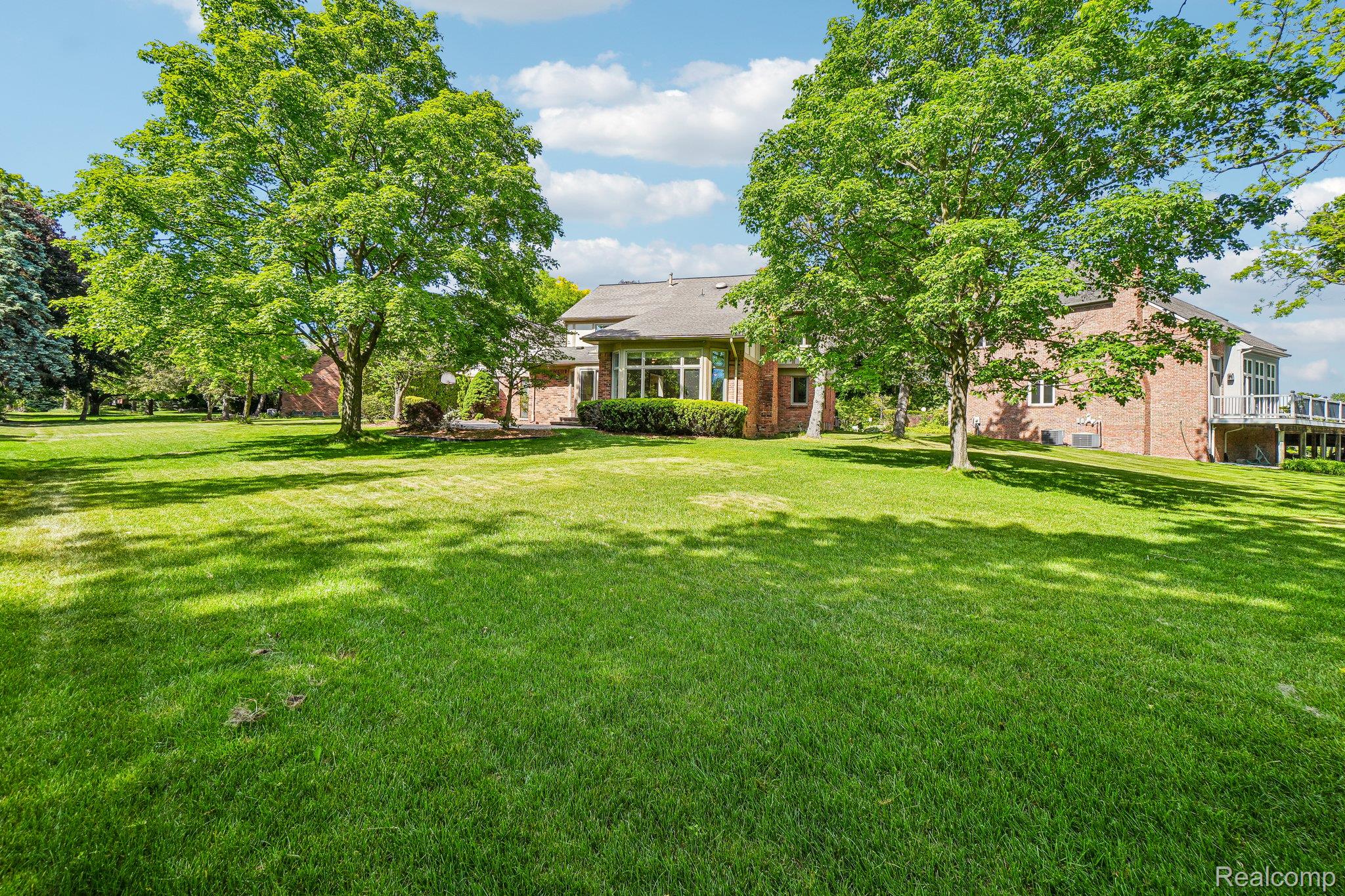 4523 Rivers Edge Drive Troy, MI 48098 - Photo 55 of 66 55-web-or-mls-Rivers Edge Dr-S0306-055.jpg