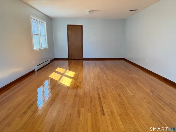 $1,950 | 61-63 Newbury Street, Hartford, CT 06114