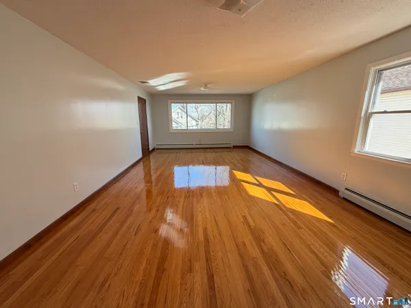 $1,950 | 61-63 Newbury Street, Hartford, CT 06114