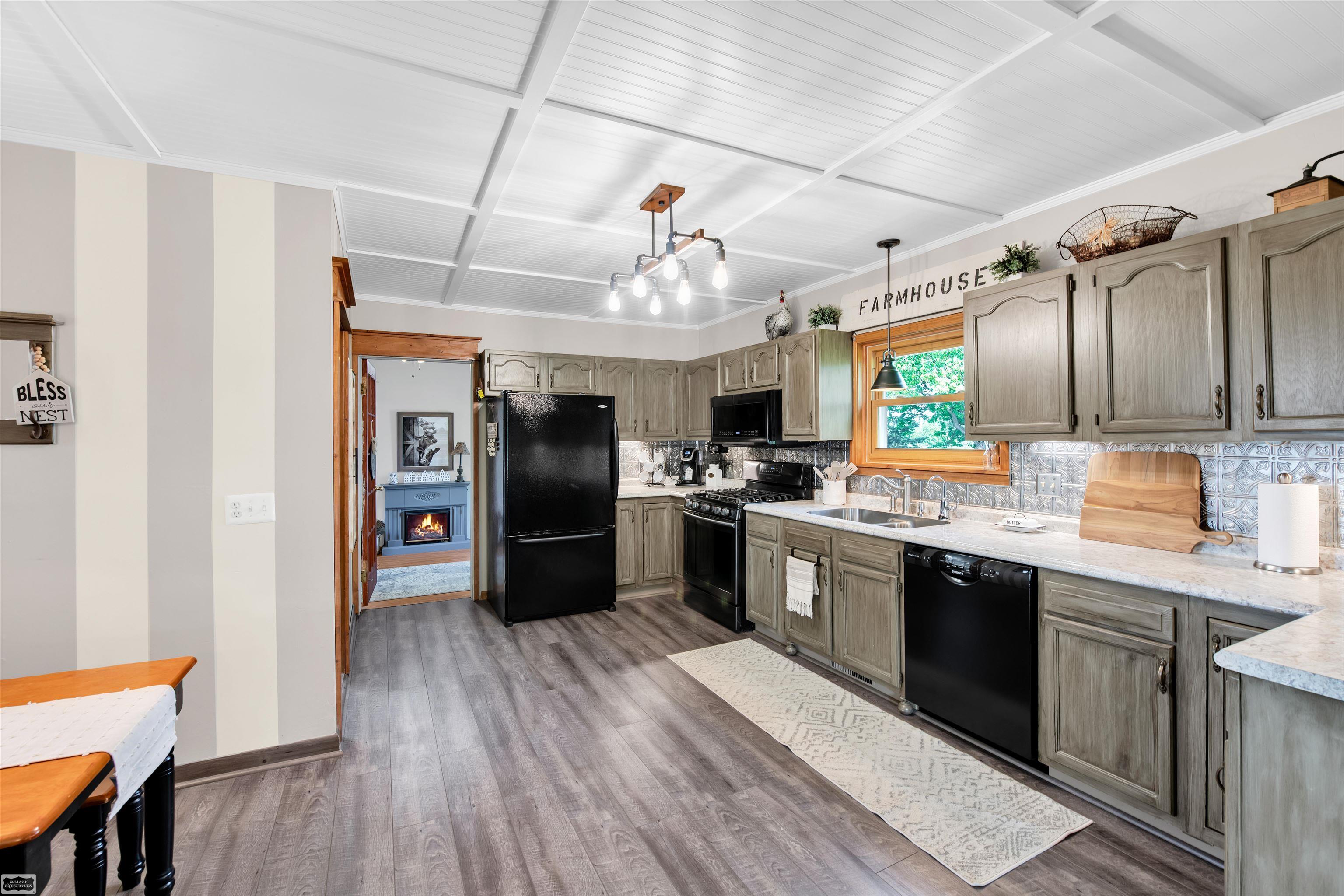 5663 Capac Road Capac, MI 48014 - Photo 6 of 50