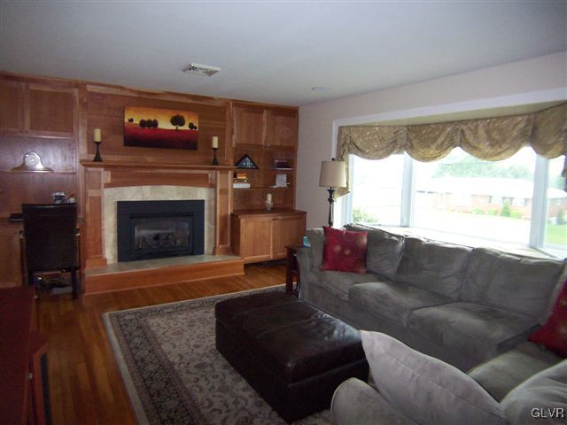1624 Clearview Road Coplay, PA 18037 - Photo 8 of 14 Gallery Image 8